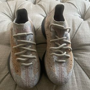 Yeezy 380 pepper non reflective